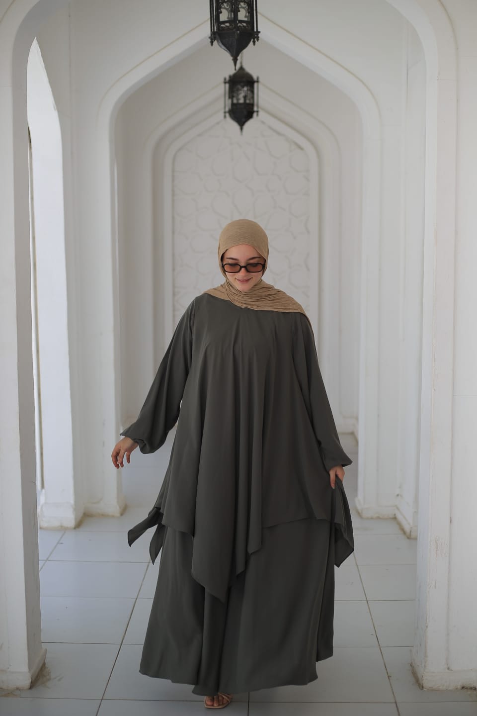 إدناء لوتس