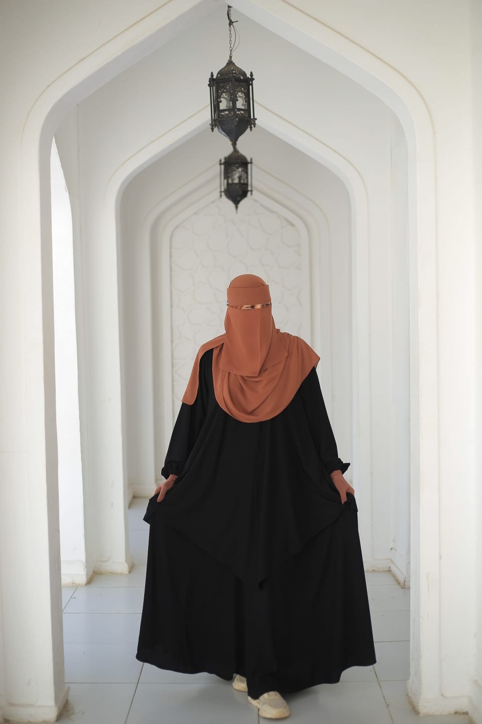 إدناء لوتس