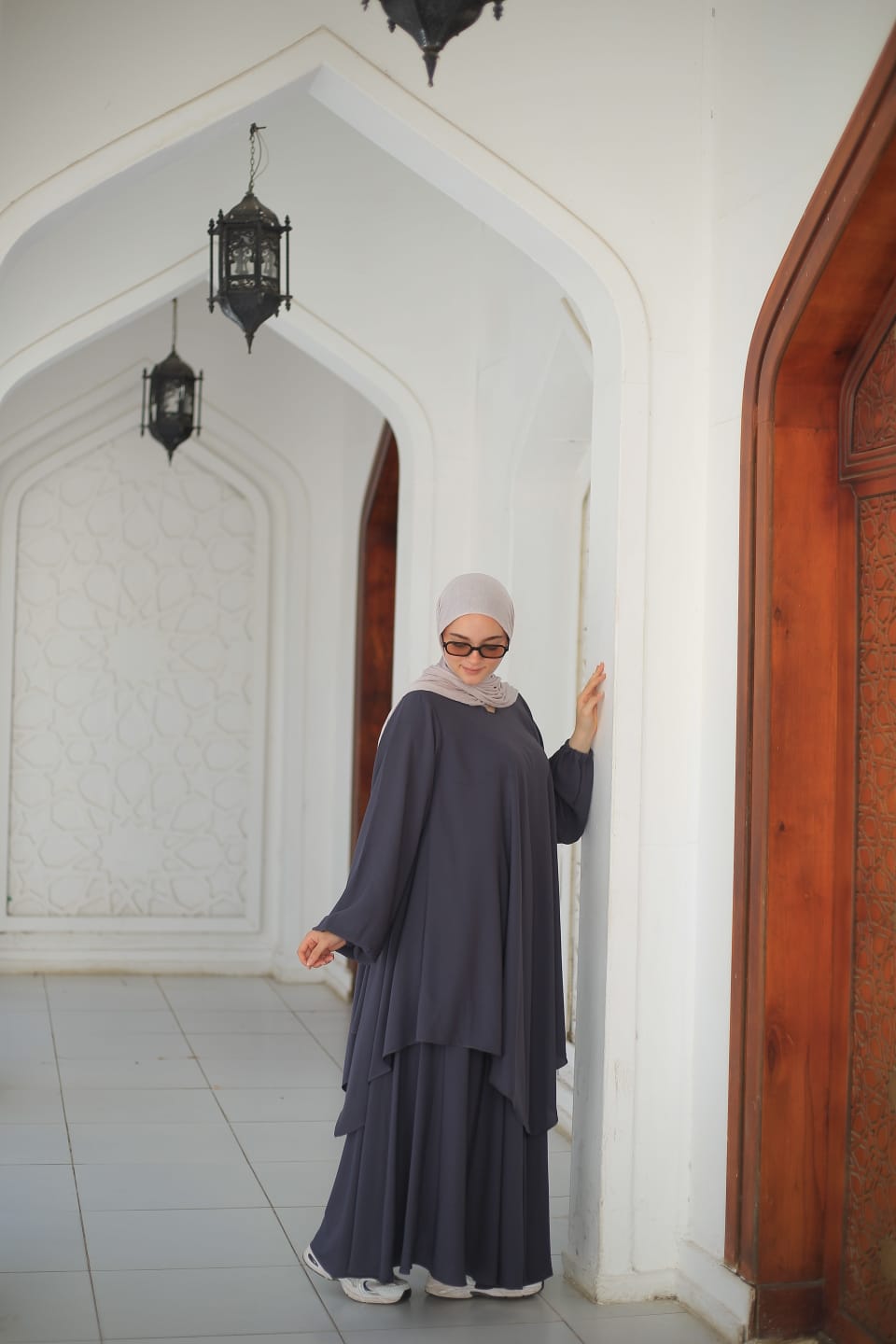 إدناء لوتس